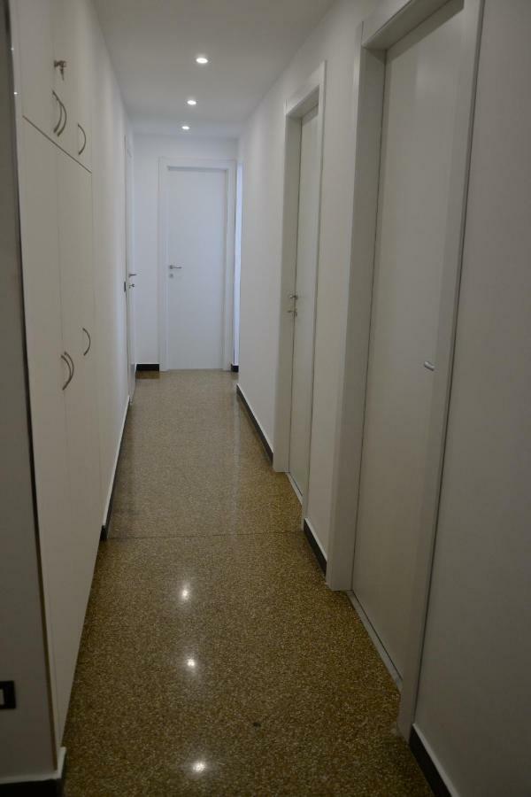 Il Nido Di Quarto Con Park Auto Macchine Piccole Segmento B Genoa Exterior photo